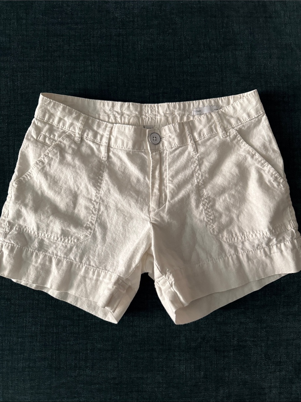 White Gap linen blend shorts, size 2